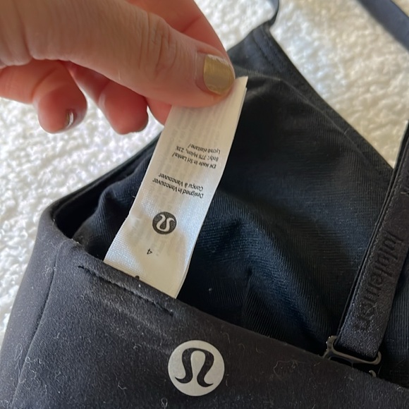 Lululemon sports bra size 4. Like new!! - Picture 3 of 4